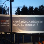 Muzeju nakts Latvijā, peldošajā mākslas galerijā NOASS un BETANOVUSS izstāde "Naivā māksla mūsdienu mākslas kontekstā"